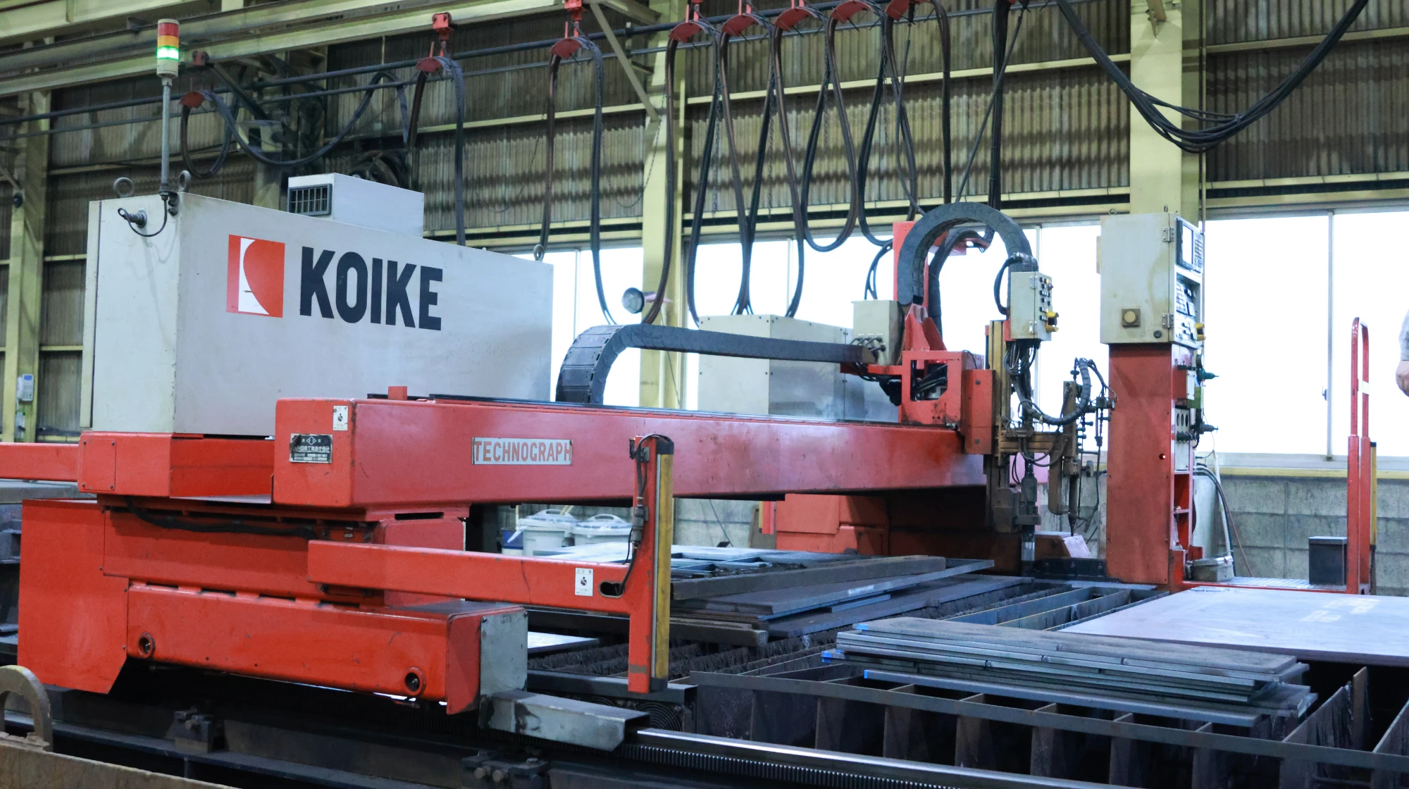 プラズマ切断機